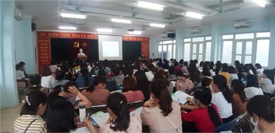 Phòng GD&ĐT Gia Lâm tập huấn sách giáo khoa Tiếng Việt lớp 1 cán bộ quản lý, giáo viên dạy lớp 1 năm học 2010-2021